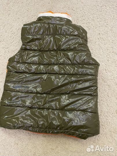 Продам жилетку на мальчика. Носили в 3 года
