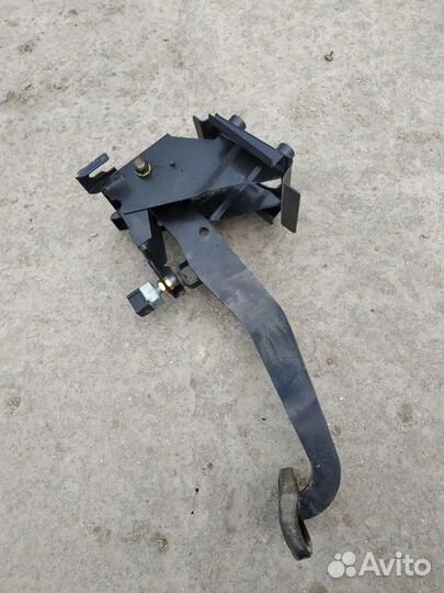 Педаль тормоза Hyundai Sonata 5 (2001-2012)