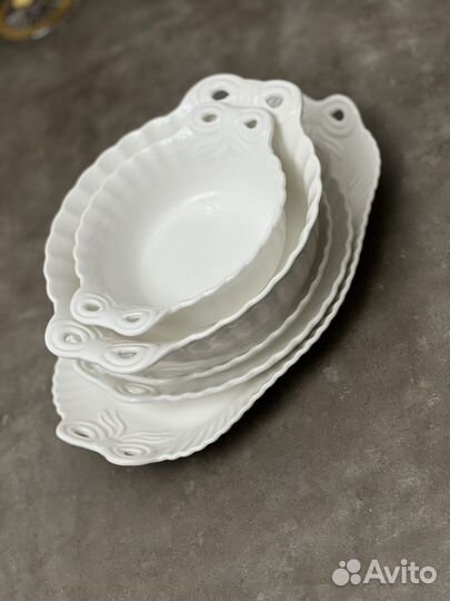 Набор столовой посуды для сервировки