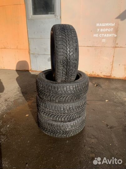 Bridgestone Blizzak Spike-01 235/55 R18