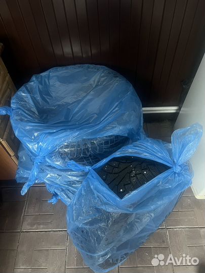 Nokian Tyres Hakkapeliitta 5 215/60 R17 89T