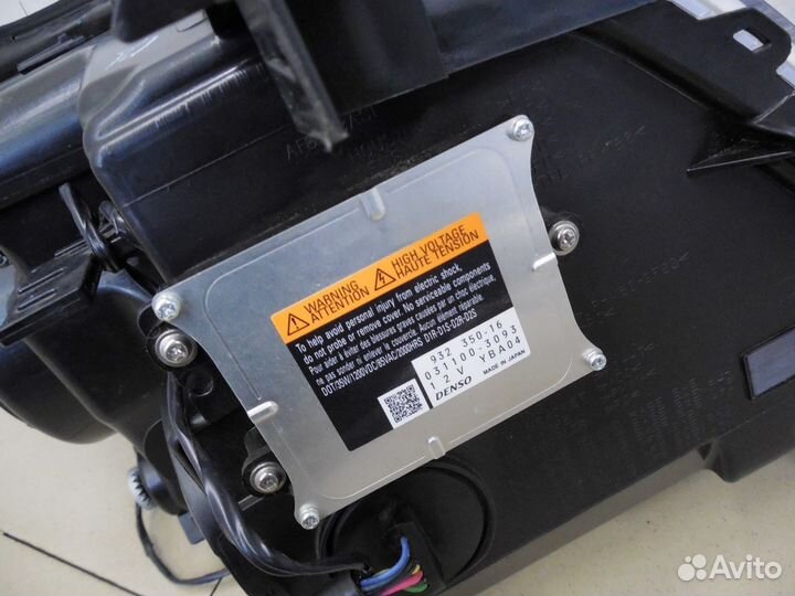 Фара правая SRX 2009