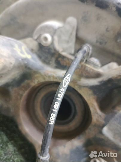 Поворотный кулак передний правый Renault Fluence