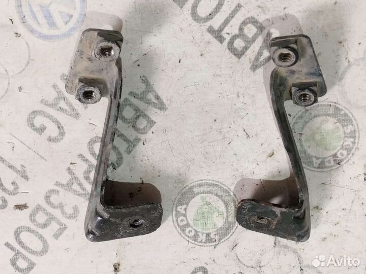 Кронштейн усилителя Audi A4 B8