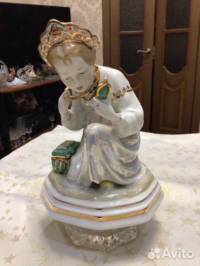 Статуэтка Малахитовая шкатулка дулево