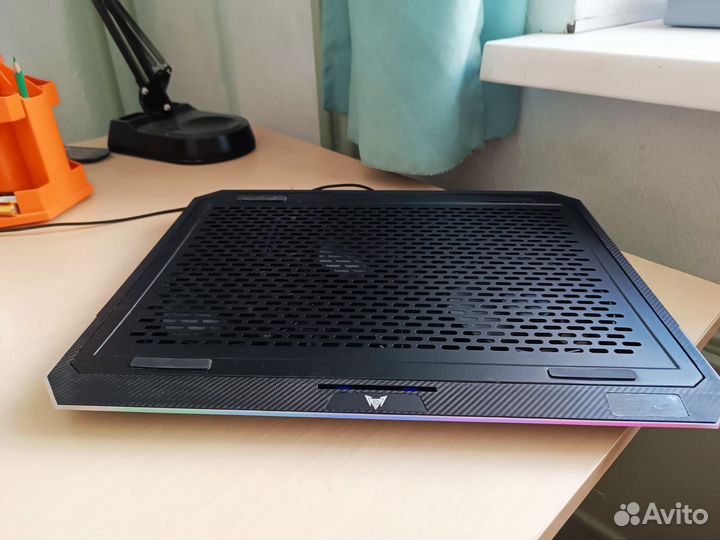 Подставка с охлаждением для ноутбука