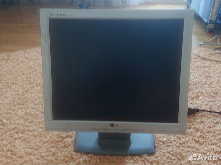 Монитор LG Flatron L1715S