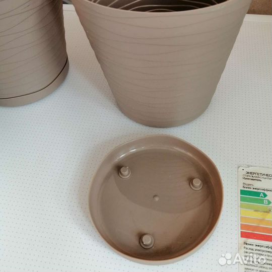 Разные горшки для цветов