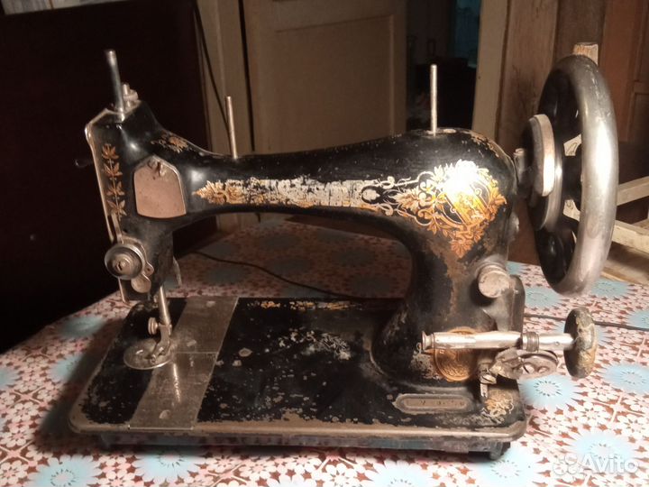 Швейная машинка зингер ножная
