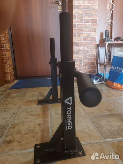 Турник настенный