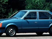 Opel Kadett 1.3 MT, 1983, битый, 250 000 км, с пробегом, цена 17 000 руб.