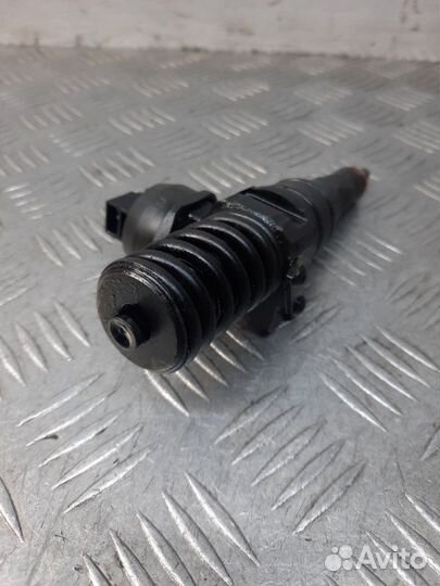 Форсунка Volkswagen Golf хэтчбек 1.9 BKC 2005