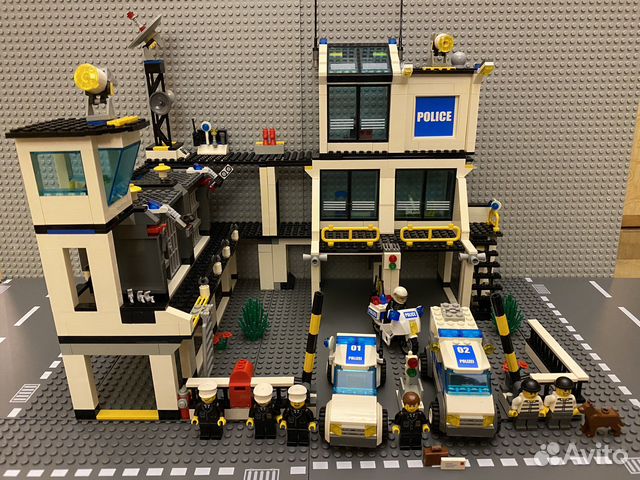 Lego City 7744 Полицейский участок