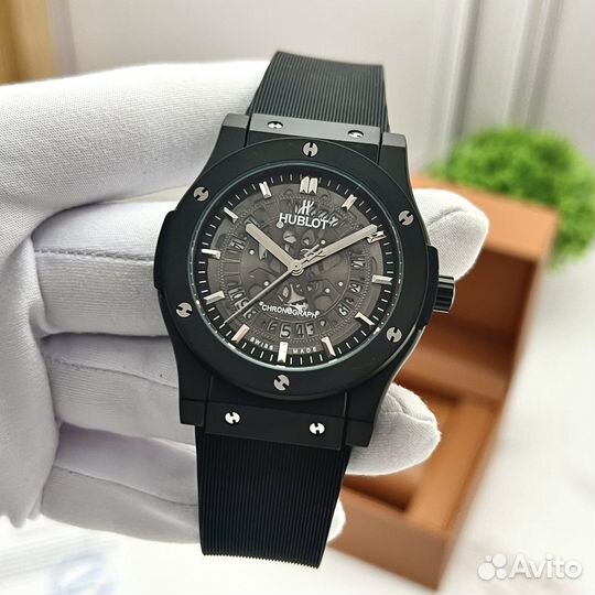 Часы Hublot с японским механизмом Miyota