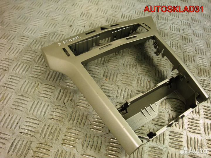 Рамка магнитолы Opel Astra H 331985437