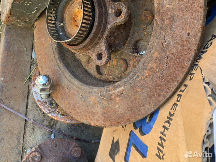 Hyundai solaris задняя ступица