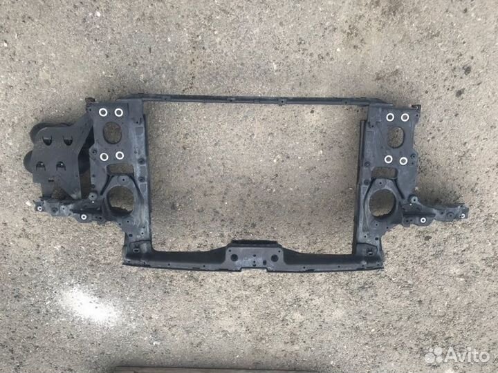 Рамка радиатора Volkswagen Touareg 1 4.2 2006