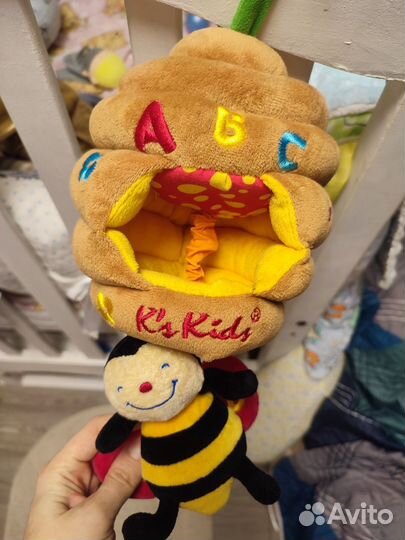 Музыкальная развивающая игрушка пчёлка в улье