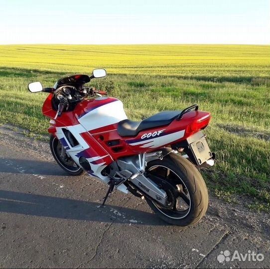 Honda cbr 600f2