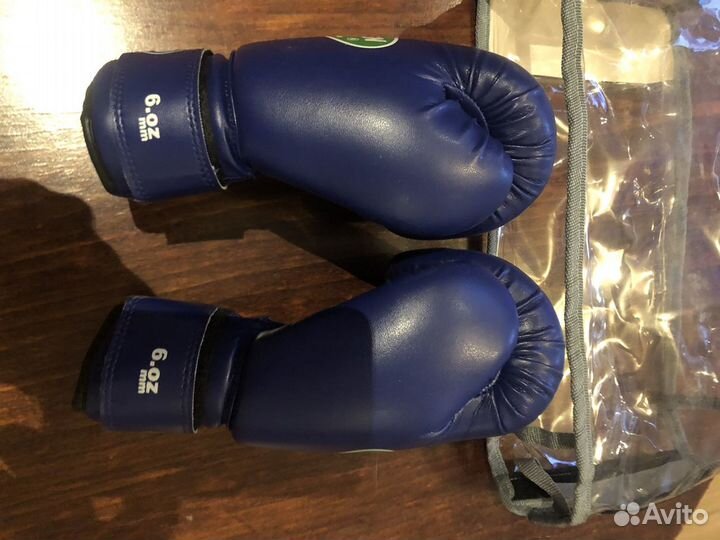 Боксерские перчатки
