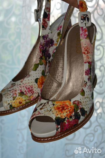 Босоножки на платформе