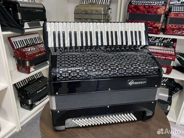 Аккордеон Юпитер цельнопланочный готово-выборный