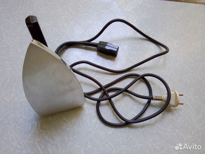 Утюг дорожный