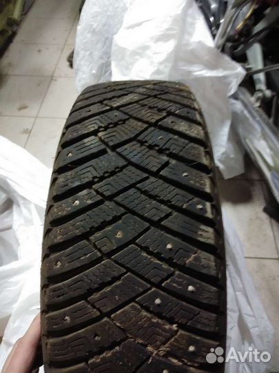 Goodyear Ultragrip Ice Arctic 195/65 R15 95