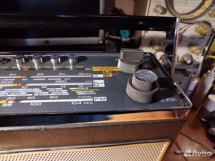 Радиоприемник Nordmende Globetrotter