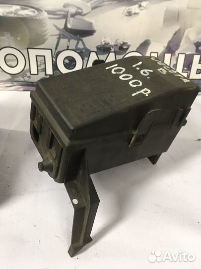 Корпус предохранителей Opel Vectra B