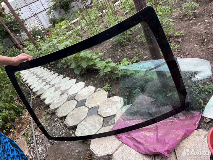 Заднее стекло toyota corolla