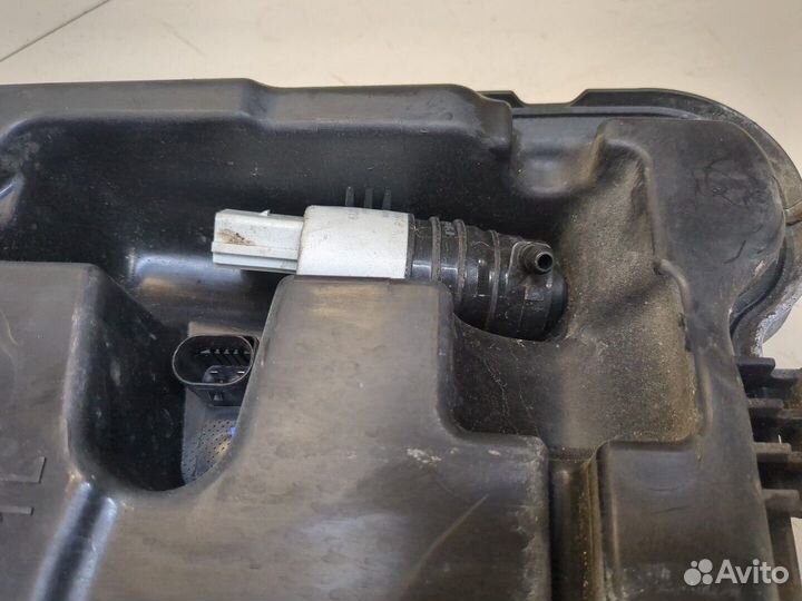 Бачок омывателя BMW 5 G30 2016, 2018