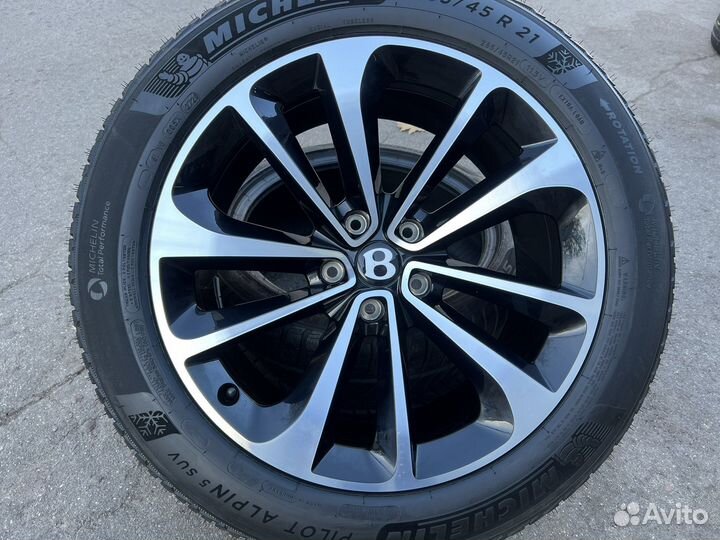 Колеса на Bentley Bentayga R21 оригинал