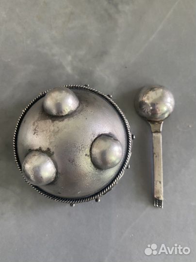 Солонки и мельхиоровая горчичницассср