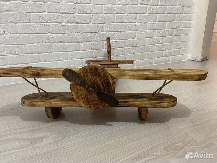 Самолет деревянный