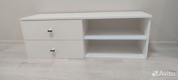 Тумба под телевизор белая