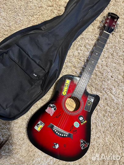 Гитара и чехол-рюкзак для гитары