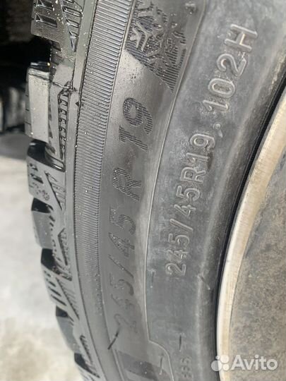 Michelin X-Ice North 4 245/45 R19