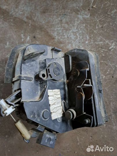 Замок двери задний левый BMW E53