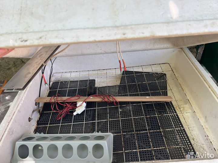 Инкубатор для яиц автоматический несушка