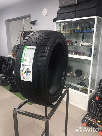 Grenlander IceHawke 1 255/40 R18 99H