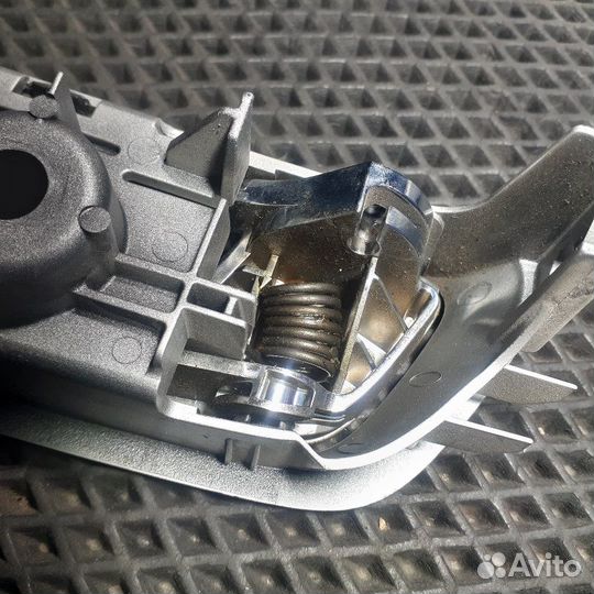 Ручка двери внутренняя задняя правая Ford Explorer