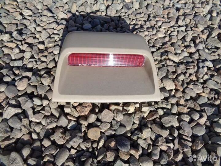 Стоп-сигнал в салоне Toyota Corolla NZE124 1NZ-FE