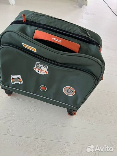 Рюкзак на колесиках