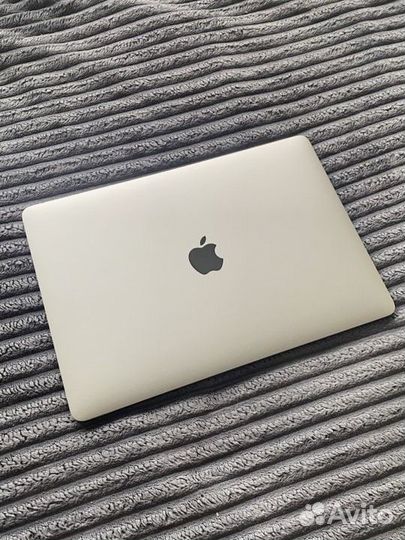 Macbook pro 13 2017 (a1708) 8/256Gb