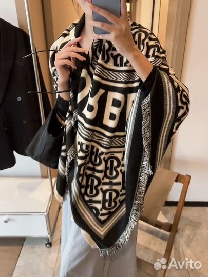 Новый платок шаль Burberry в коробке