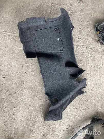 Обшивка багажника левая skoda superb 1