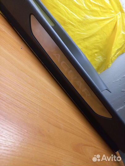 Накладка порога передняя Jaguar E-pace x540