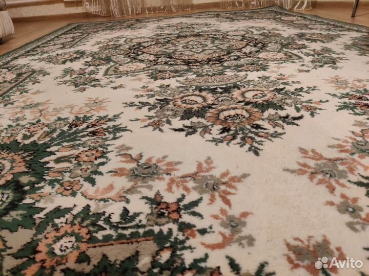 Ковер шерстяной ручной работы