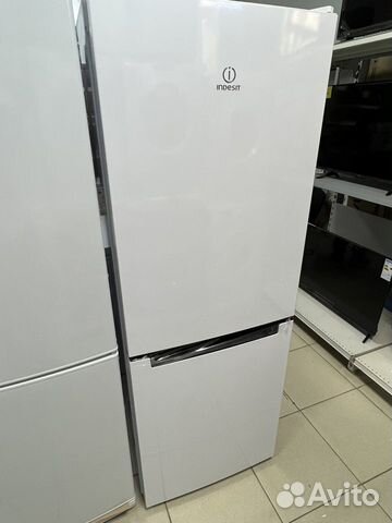 Холодильник indesit 167см Новый